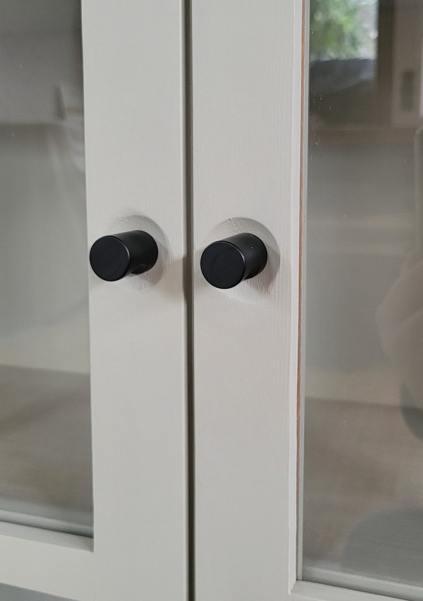 Vitrine "Jule" in schlichtem Hygge- Look