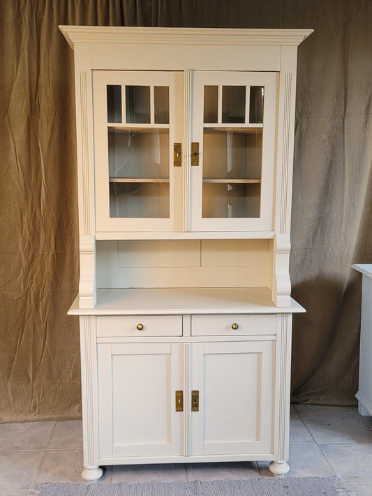 Antikes Buffet "Giselle" frisch aufgemöbelt