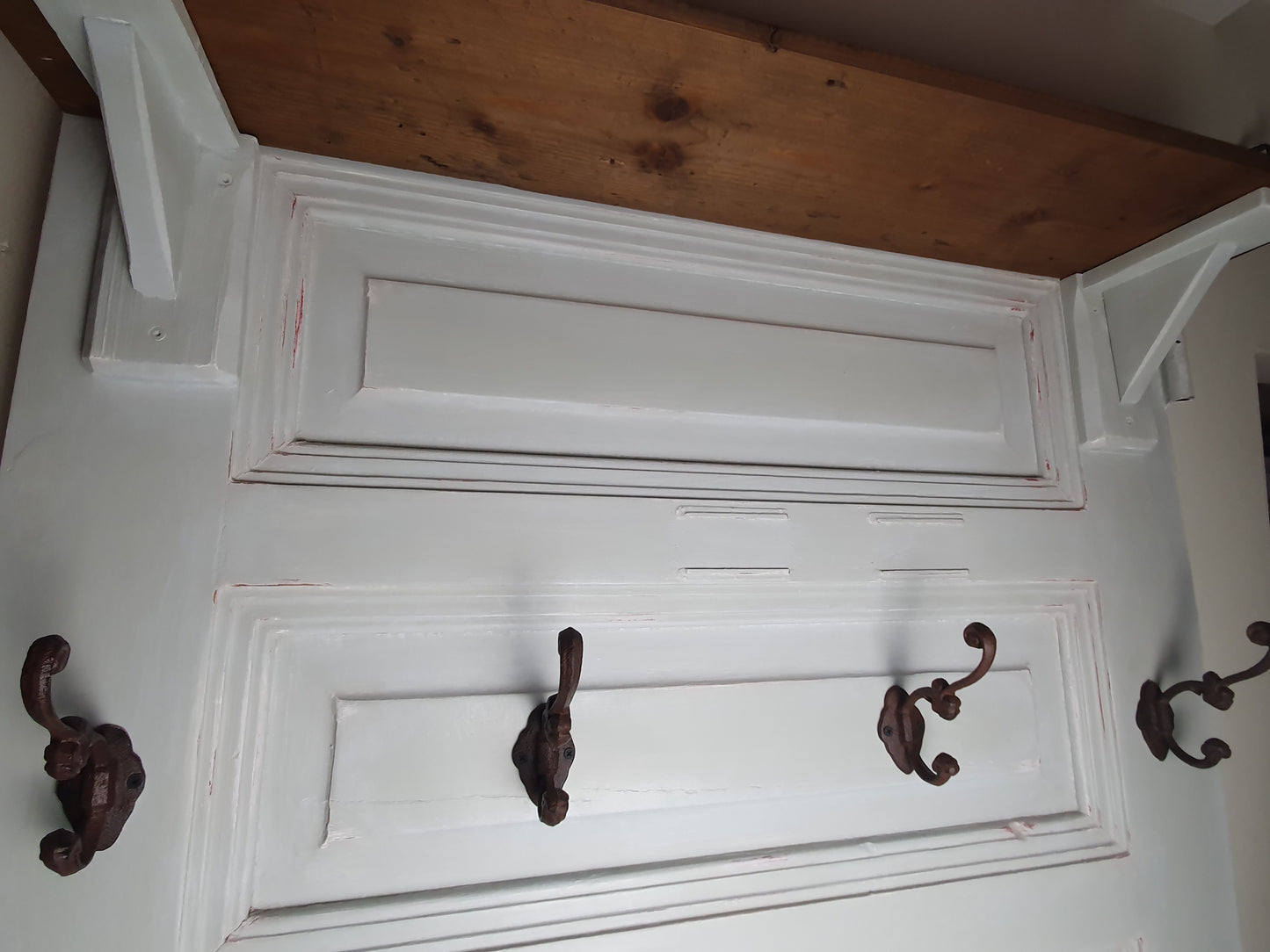 Vintage Garderobe aus alter Tür
