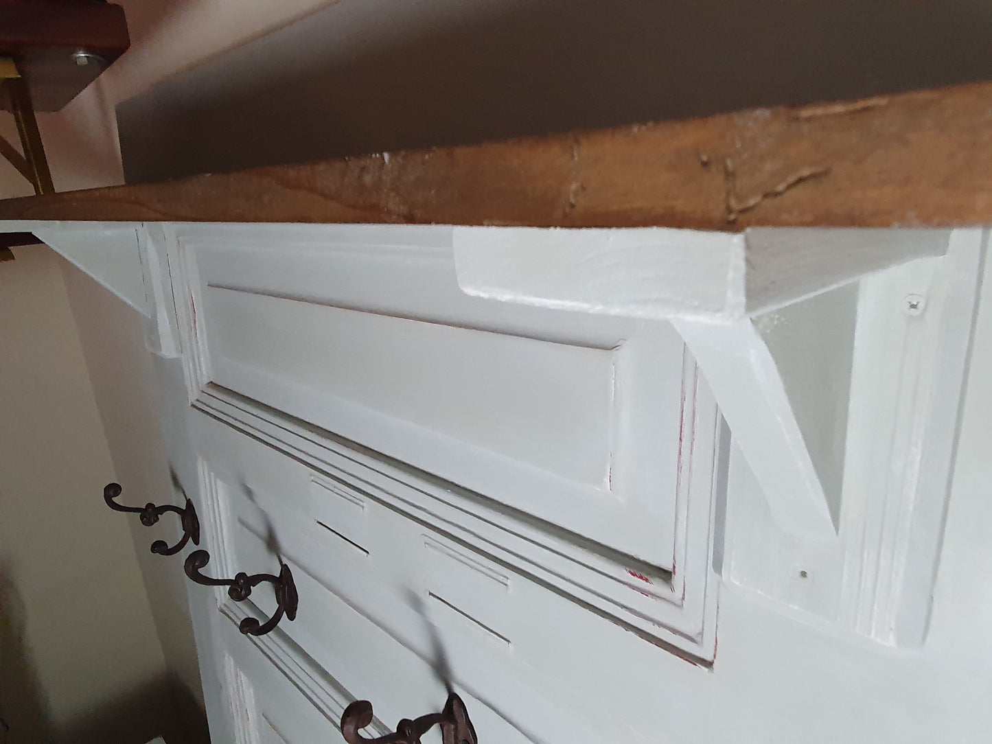 Vintage Garderobe aus alter Tür