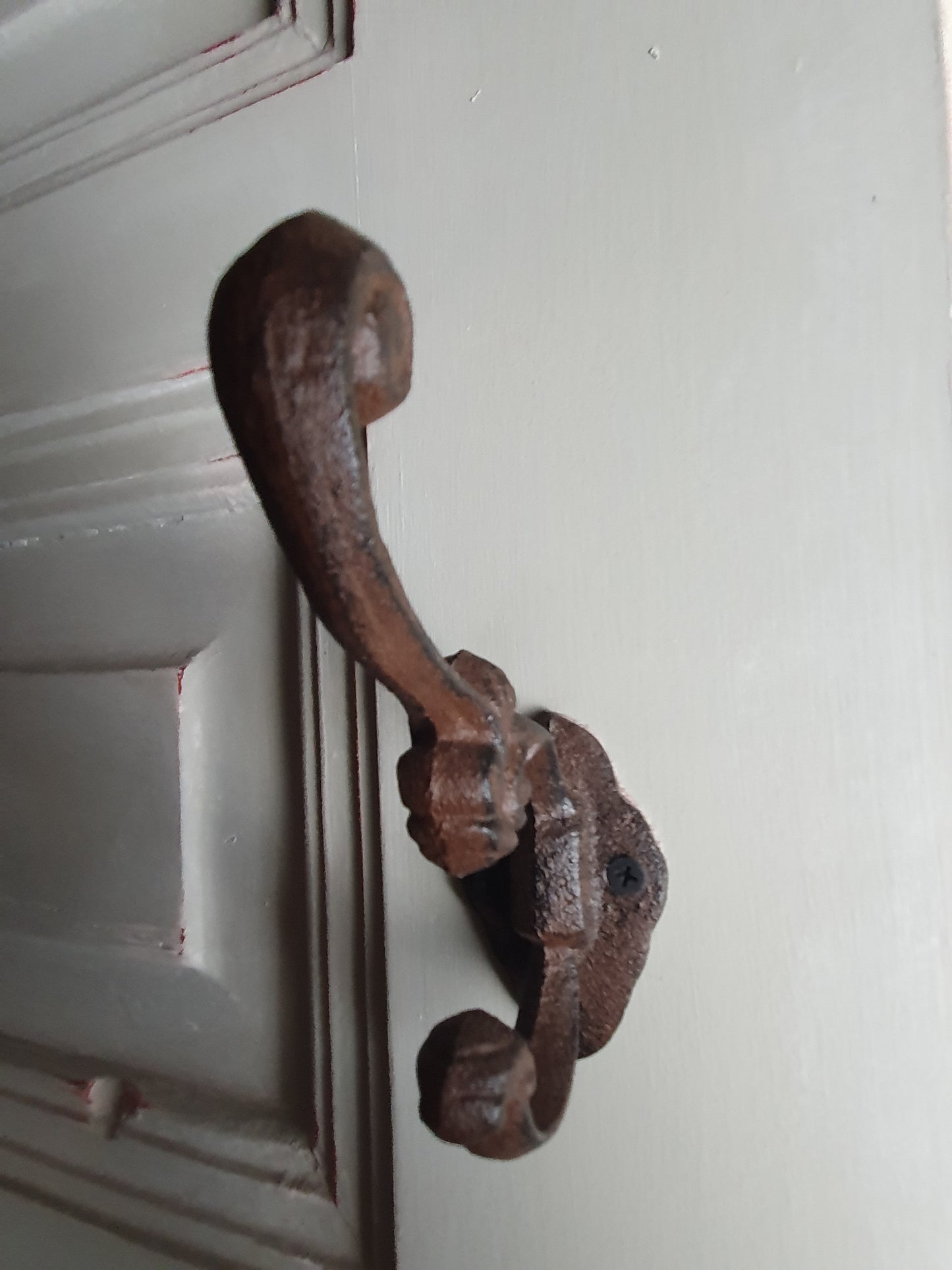 Vintage Garderobe aus alter Tür