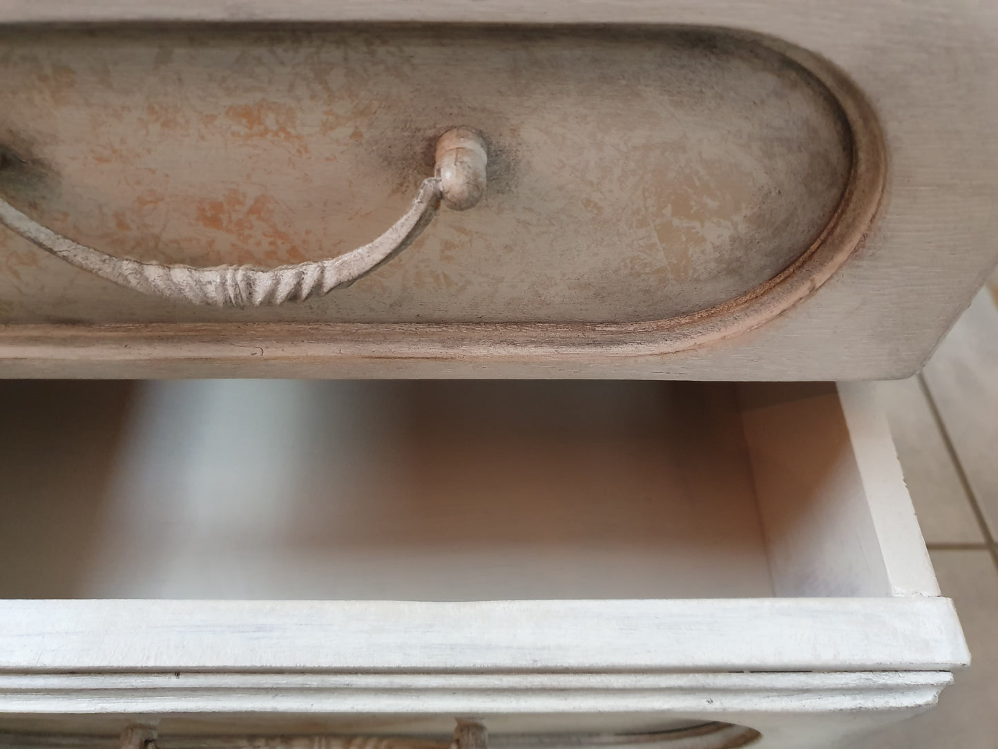 Schmale Vintagekommode mit Schubläden - Versand FREI