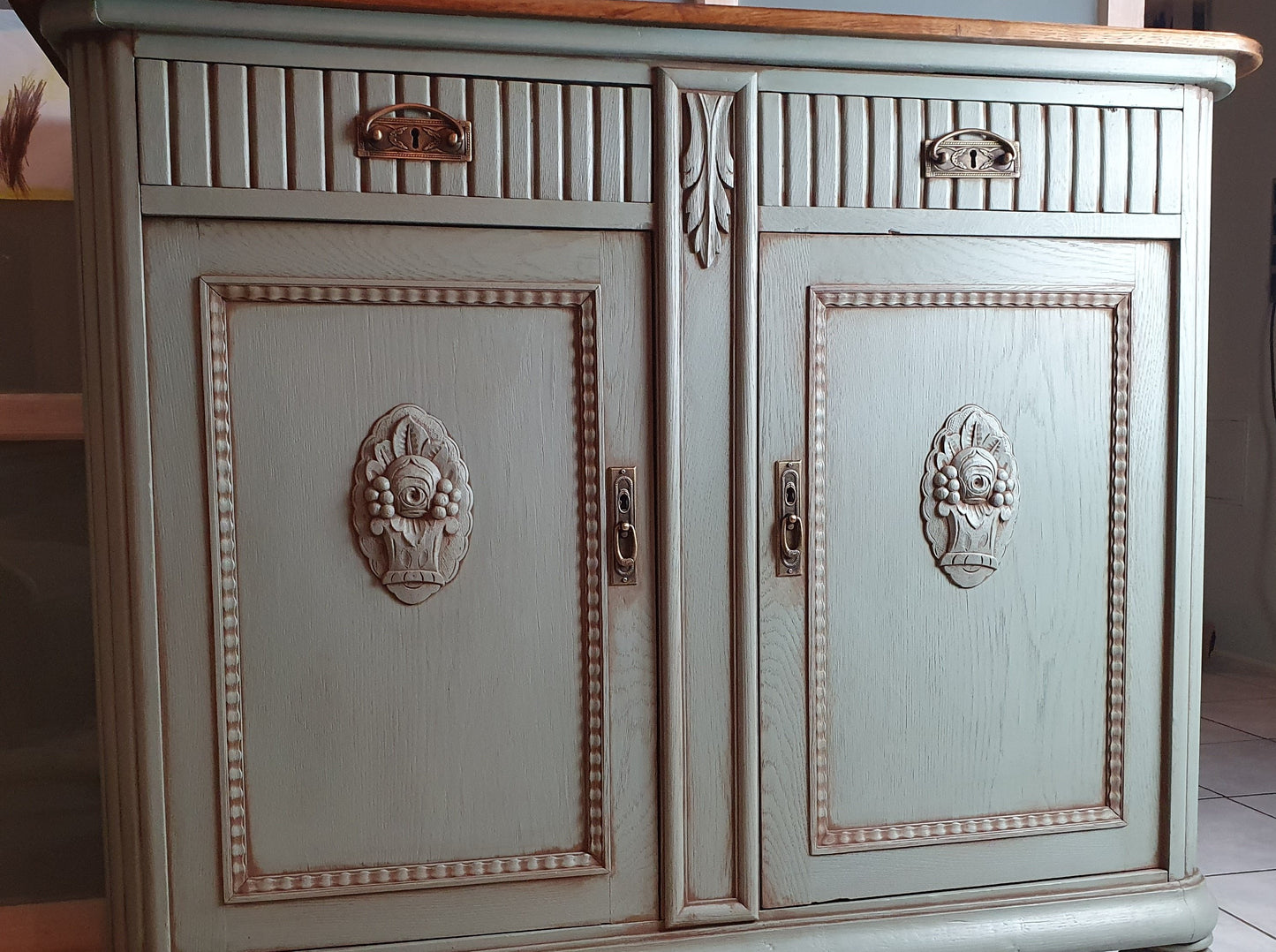 Stattliche Antike Anrichte mit Rosteffekt restyled