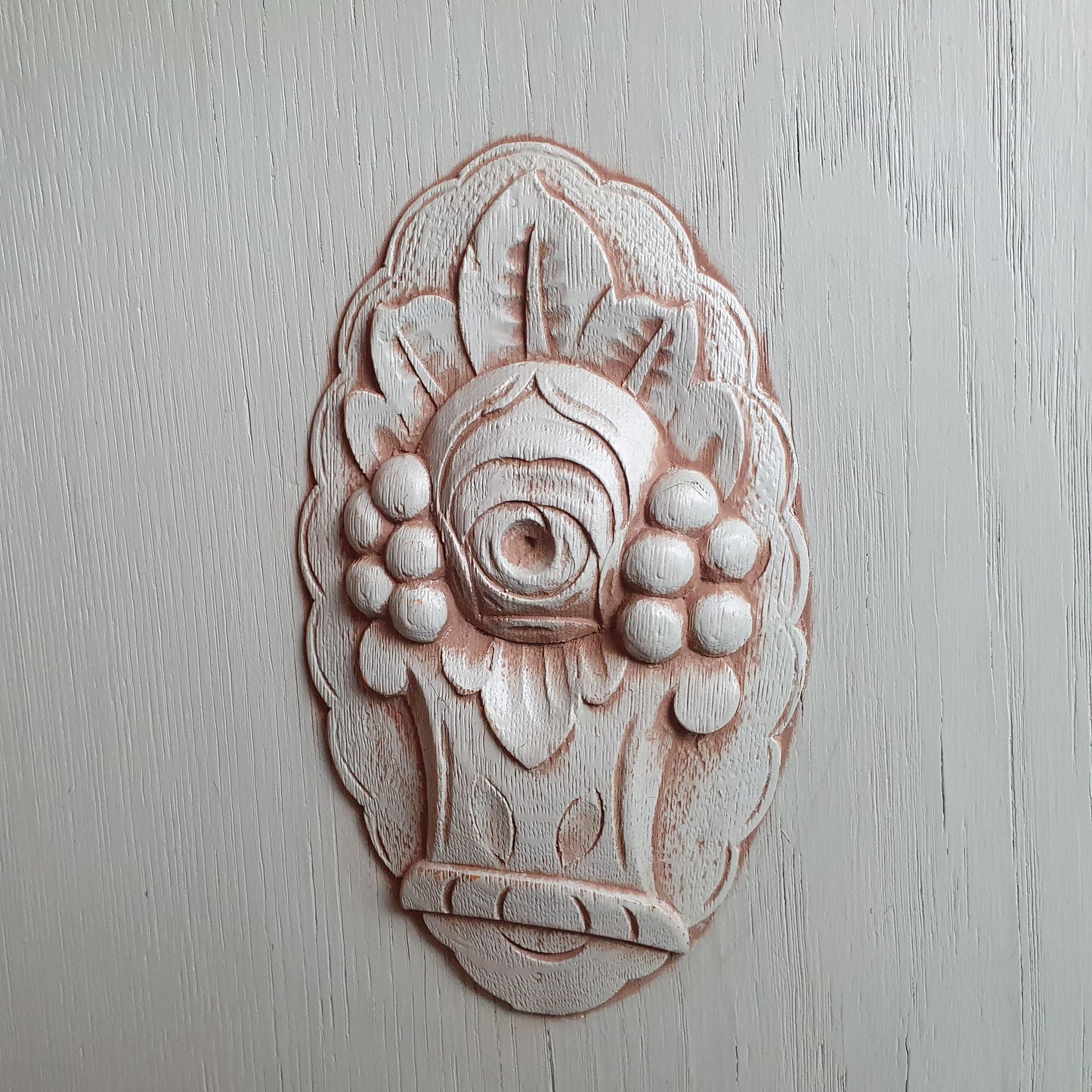 Stattliche Antike Anrichte mit Rosteffekt restyled