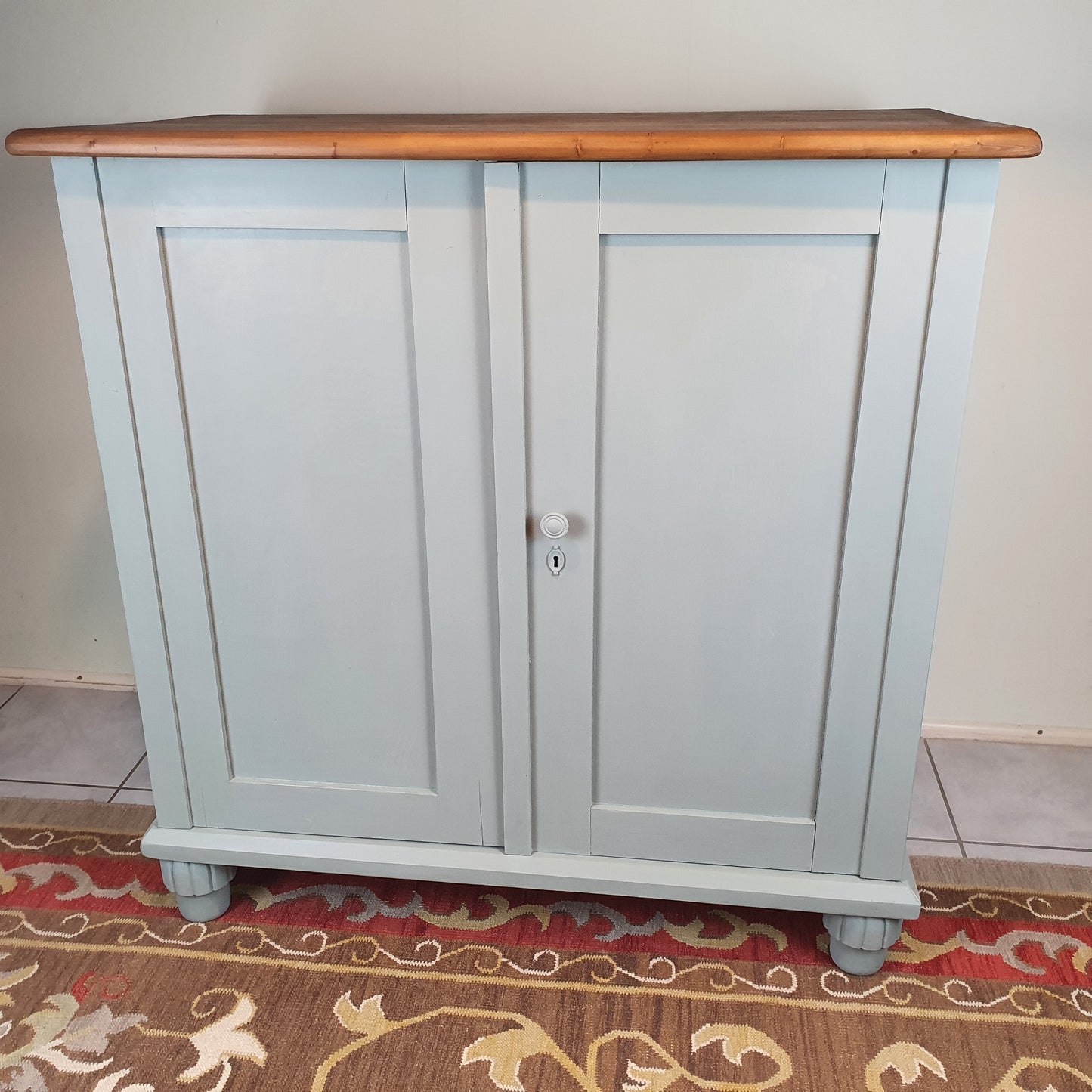 Schön schlichtes Vintage - Sideboard, restyle - keine extra Versandkosten!