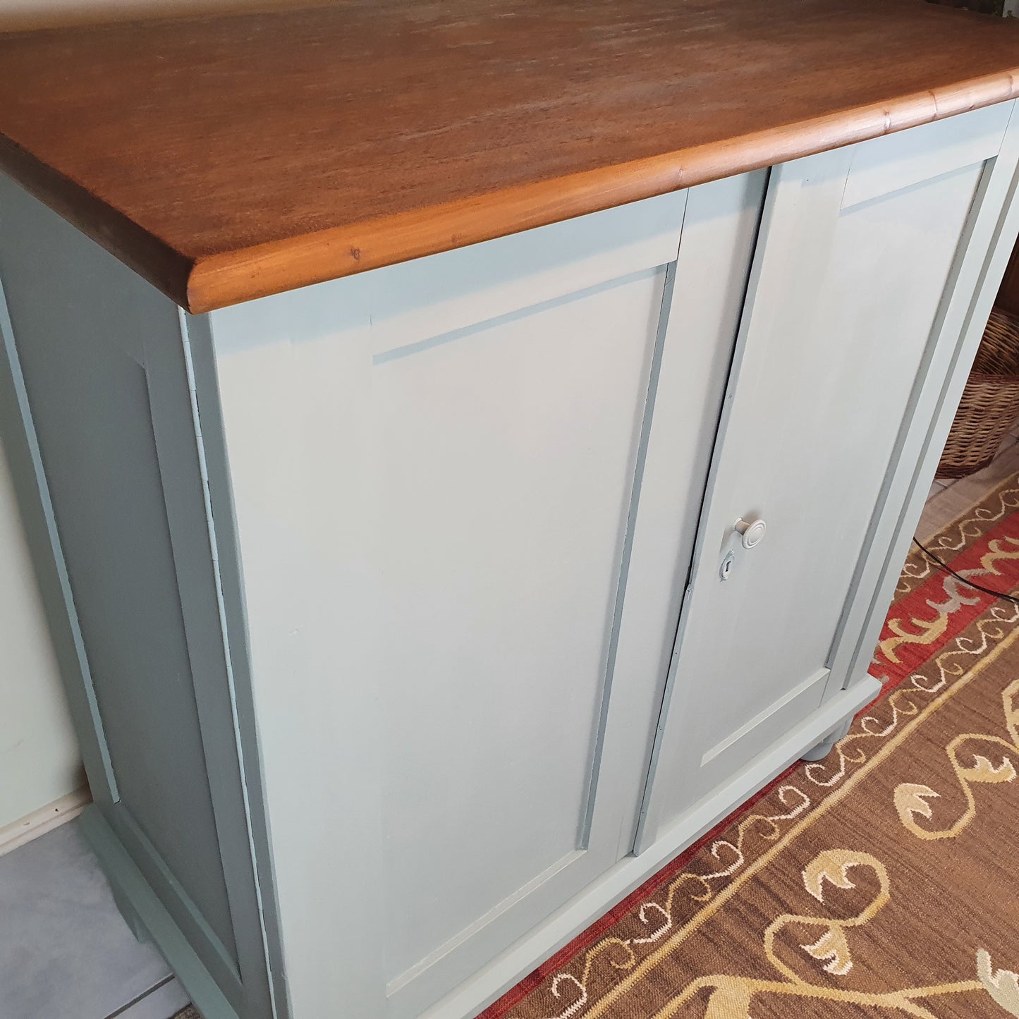 Schön schlichtes Vintage - Sideboard, restyle - keine extra Versandkosten!