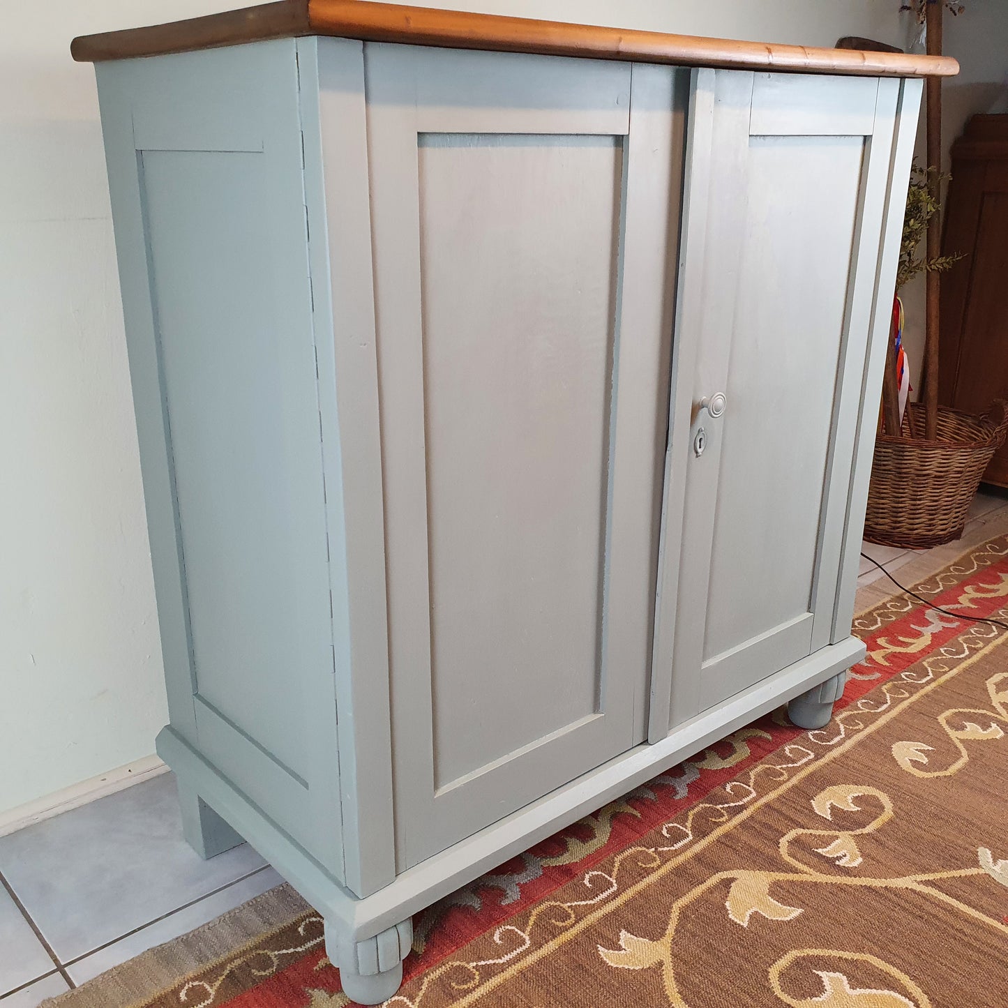 Schön schlichtes Vintage - Sideboard, restyle - keine extra Versandkosten!