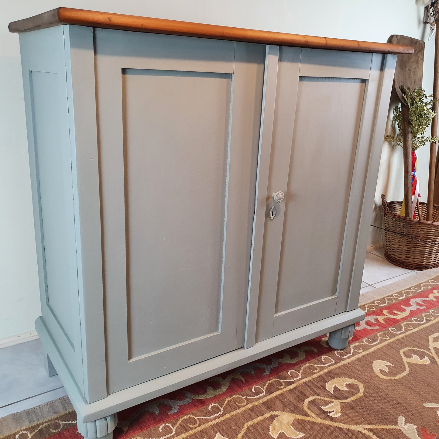 Schön schlichtes Vintage - Sideboard, restyle - keine extra Versandkosten!