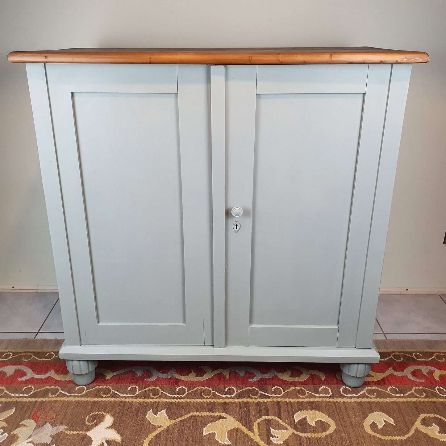 Schön schlichtes Vintage - Sideboard, restyle - keine extra Versandkosten!
