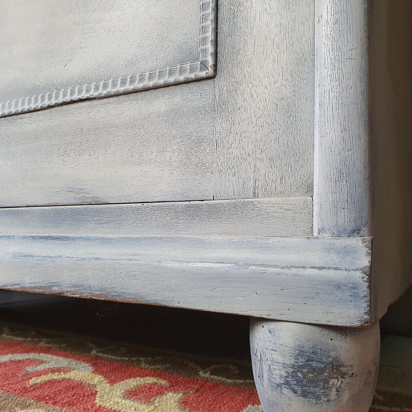 Massive neu gestaltete Anrichte in tollem Usedlook