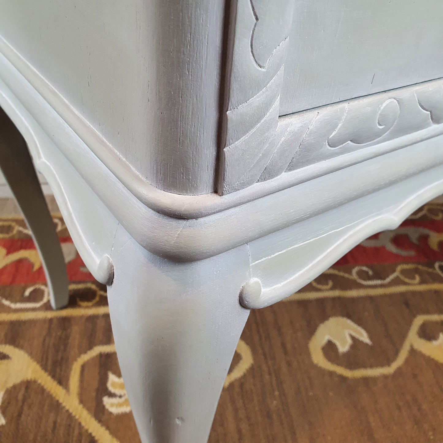 Zierlicher antiker Nähtisch/ Kommode im Shabbylook mit whitewash