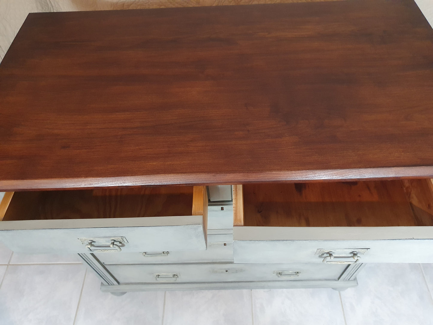 Große Schubladen- Kommode, antik, massiv, neu gestylt, shabby