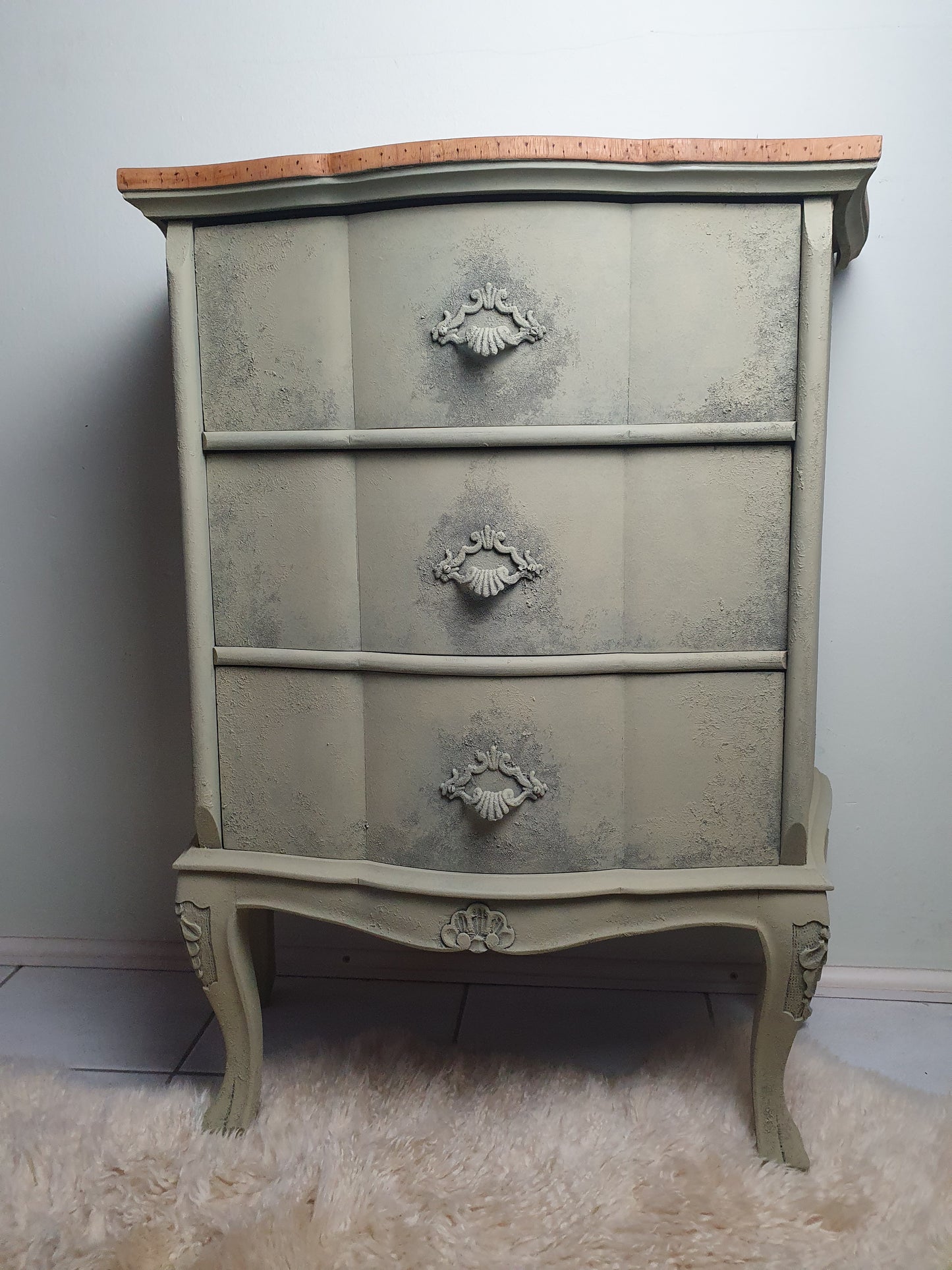 Kleine Kommode im verwitterten Look, vintage, shabby, Landhaus - KEINE Versandkosten