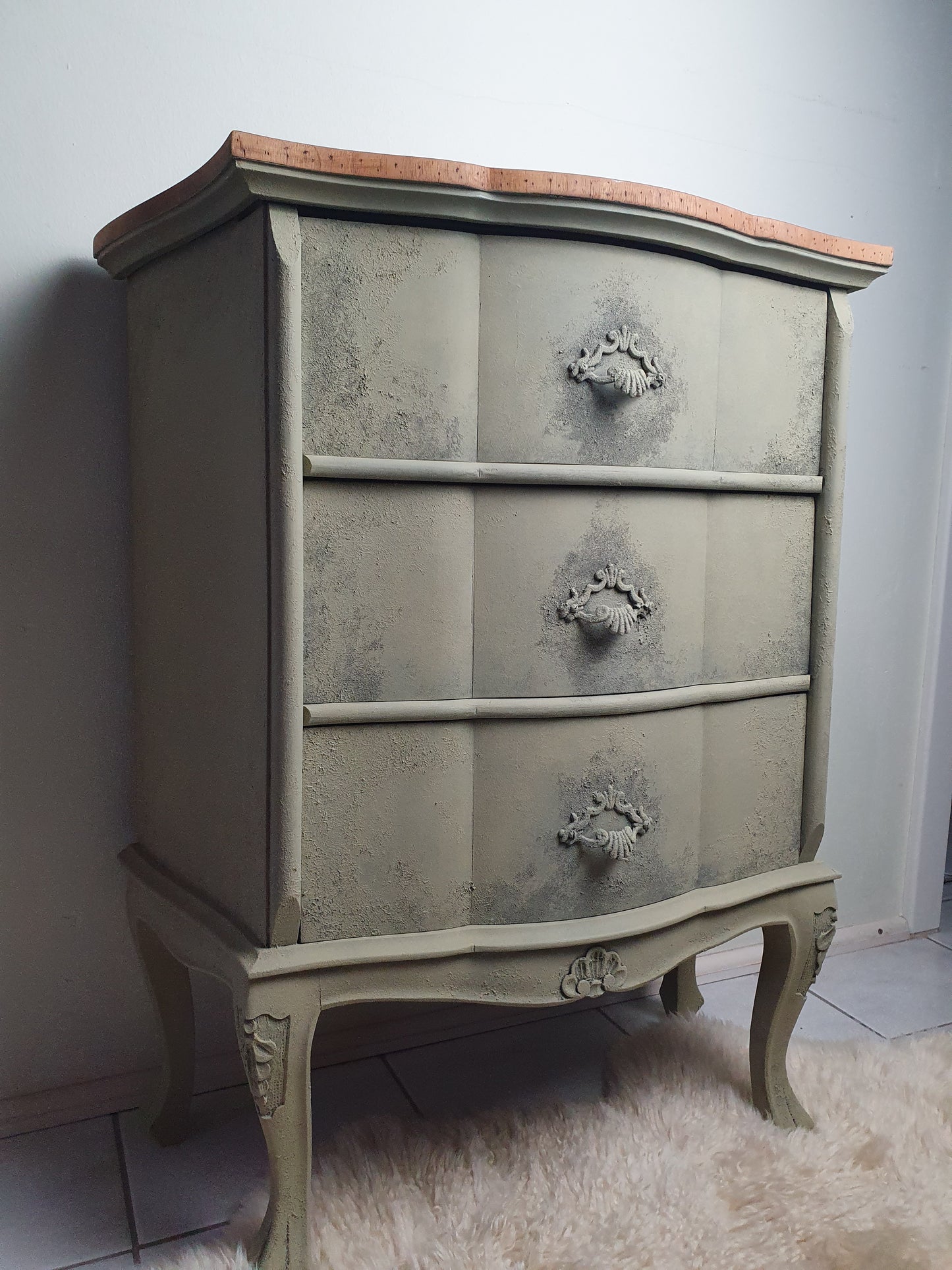 Kleine Kommode im verwitterten Look, vintage, shabby, Landhaus - KEINE Versandkosten