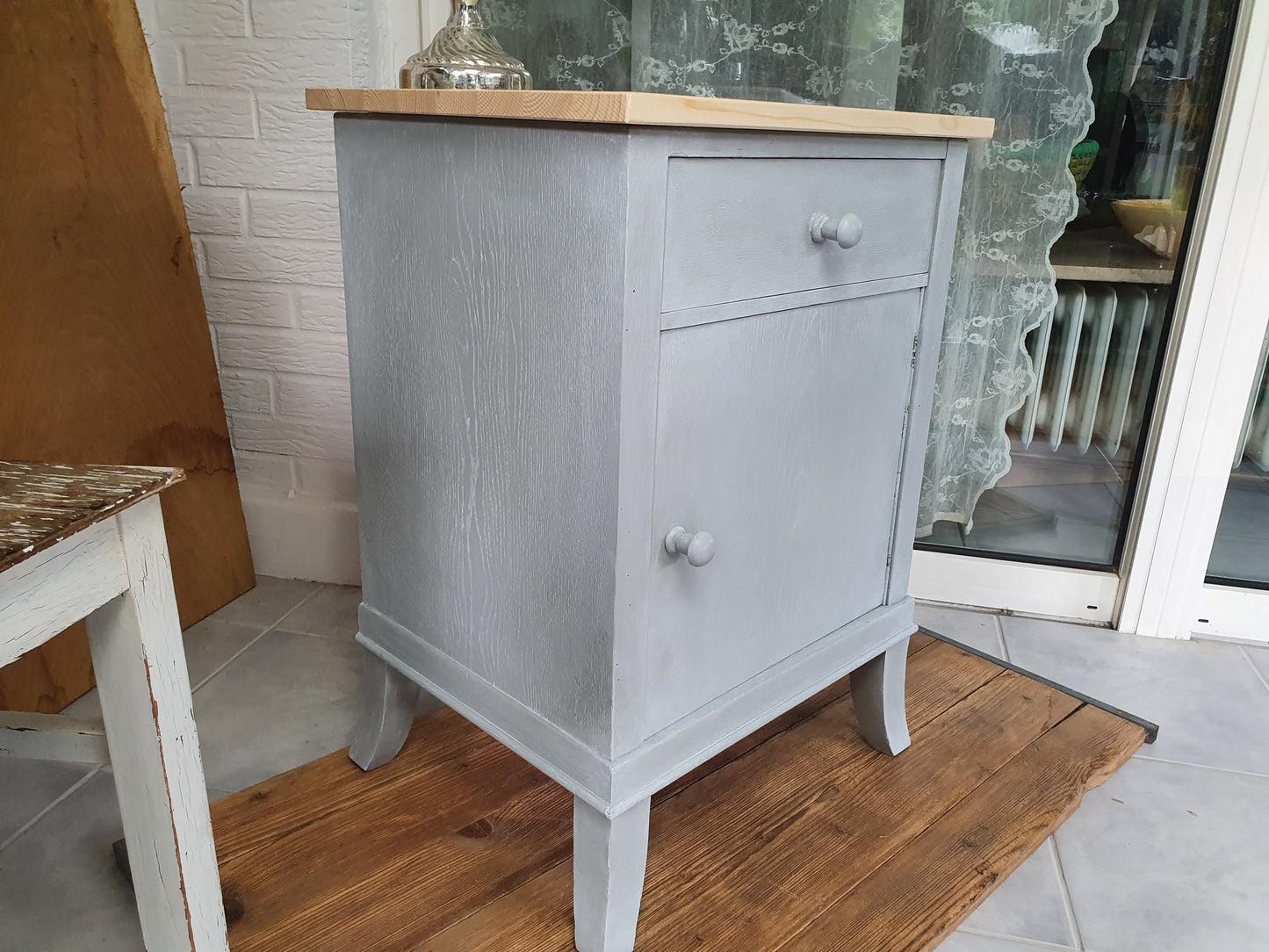 Graues Schränkchen • Nachtkonsole • Kommode • vintage, shabby