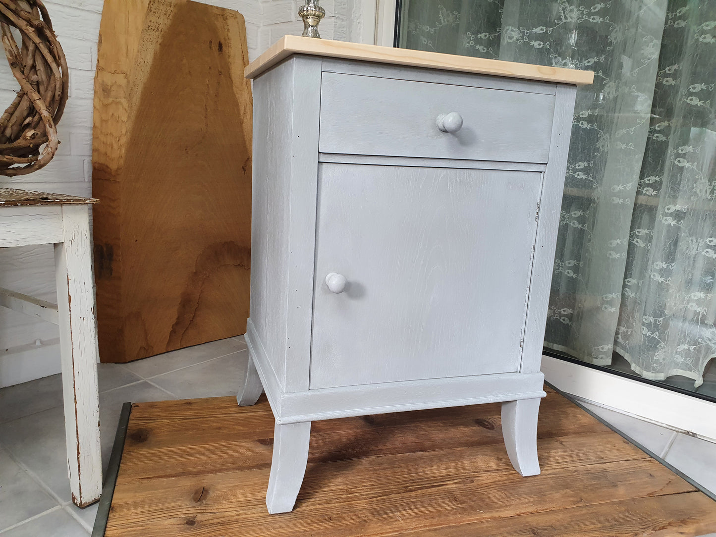 Graues Schränkchen • Nachtkonsole • Kommode • vintage, shabby