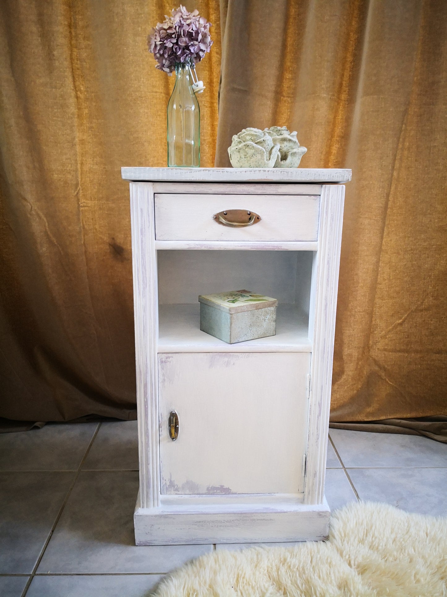 Nachtkonsole kleine Kommode shabby alt restyle massiv Prinzessin