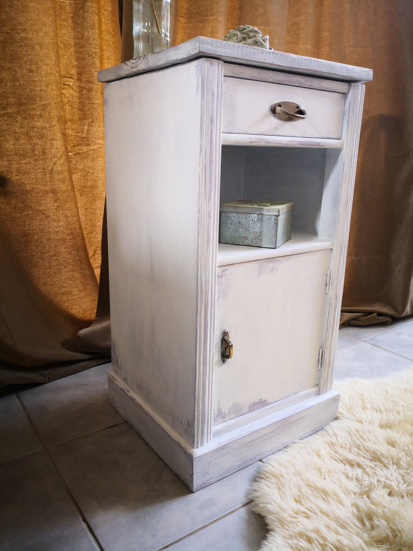 Nachtkonsole kleine Kommode shabby alt restyle massiv Prinzessin