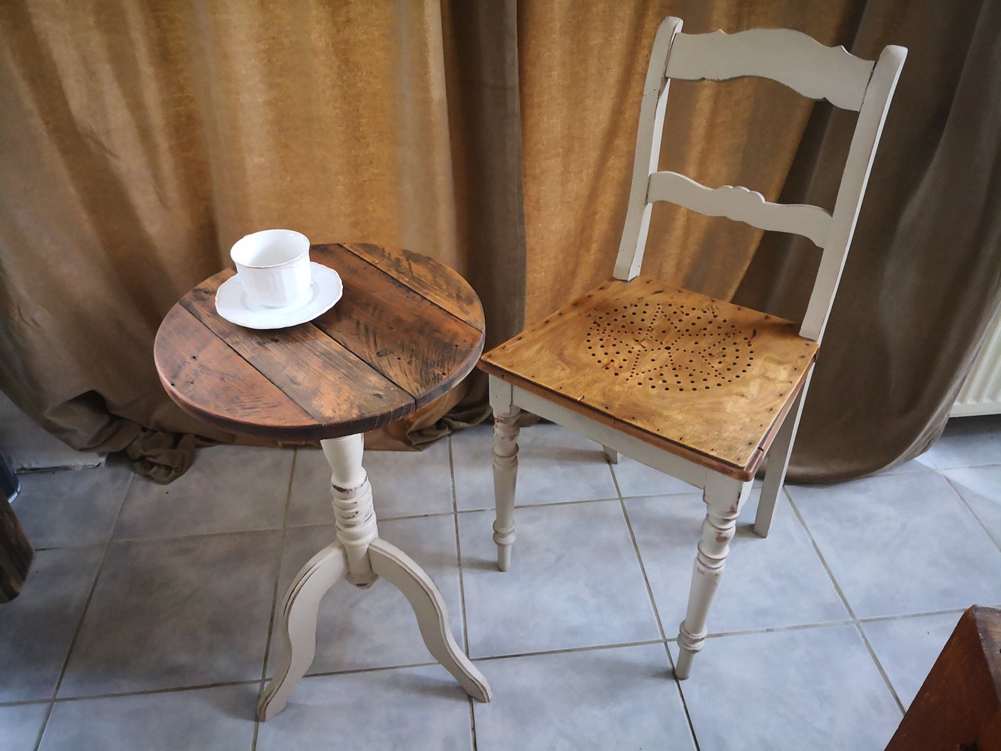 Antiker Stuhl, vintage, Massivholz, shabby
