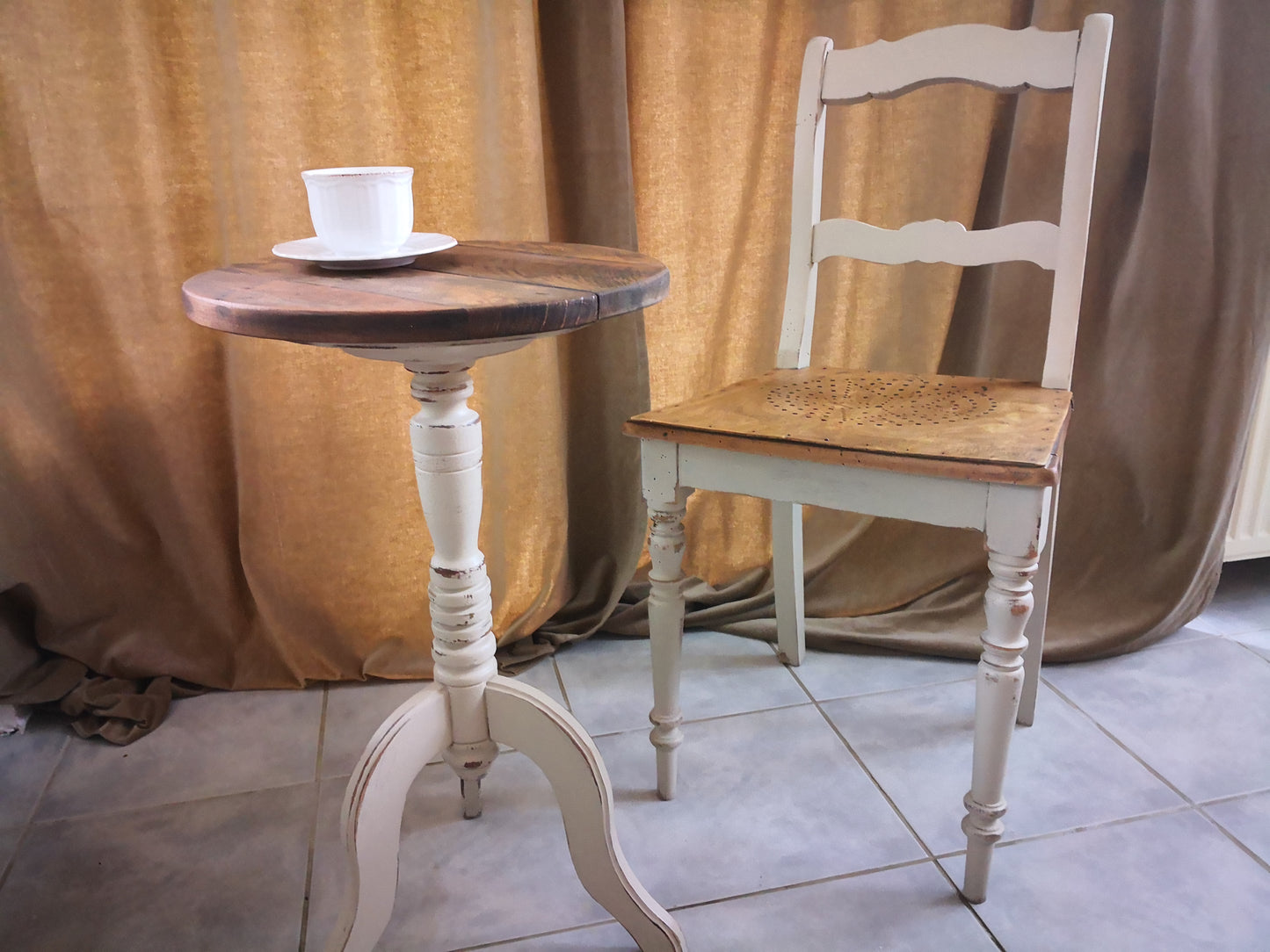 Antiker Stuhl, vintage, Massivholz, shabby