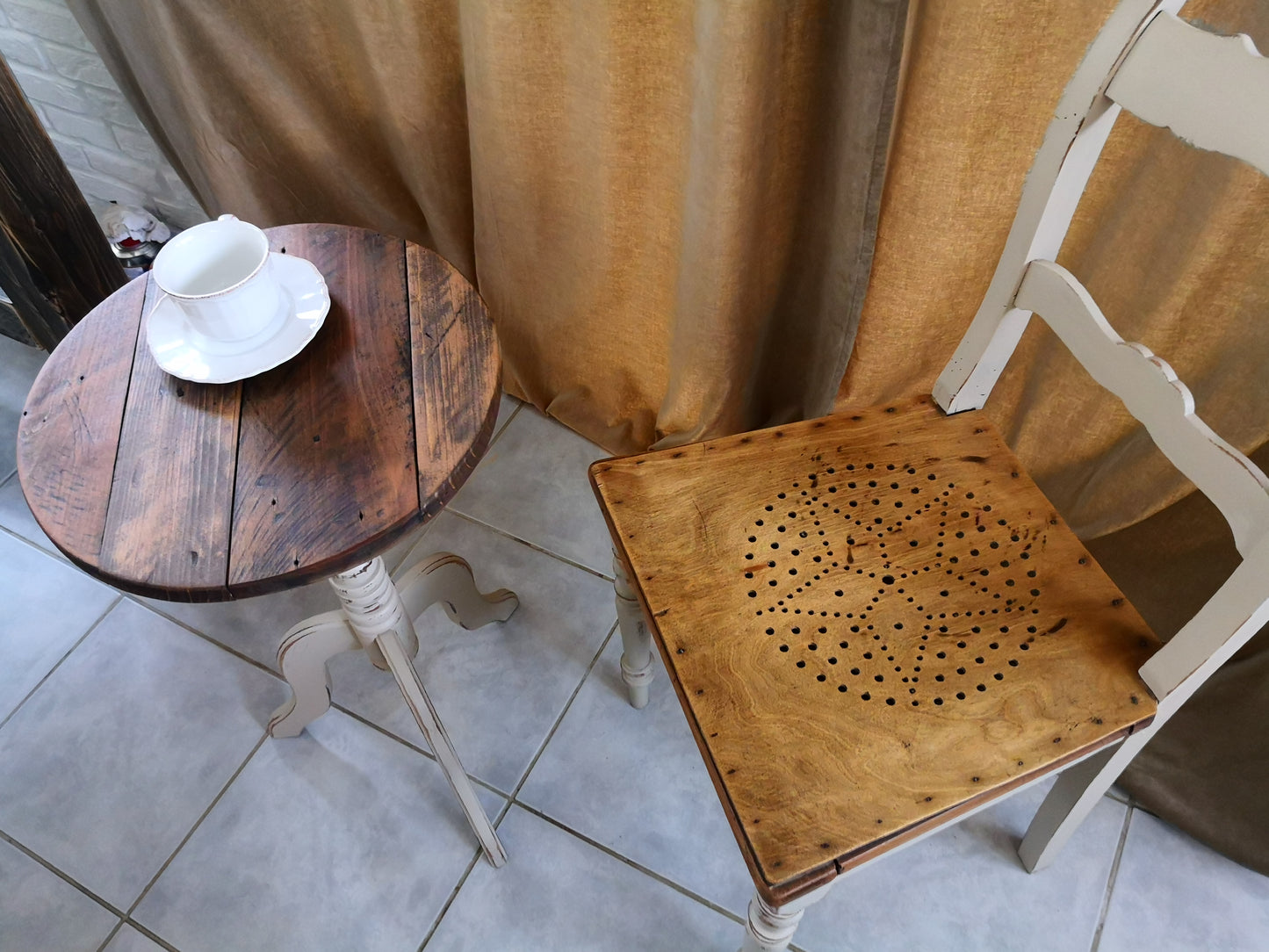 Antiker Stuhl, vintage, Massivholz, shabby
