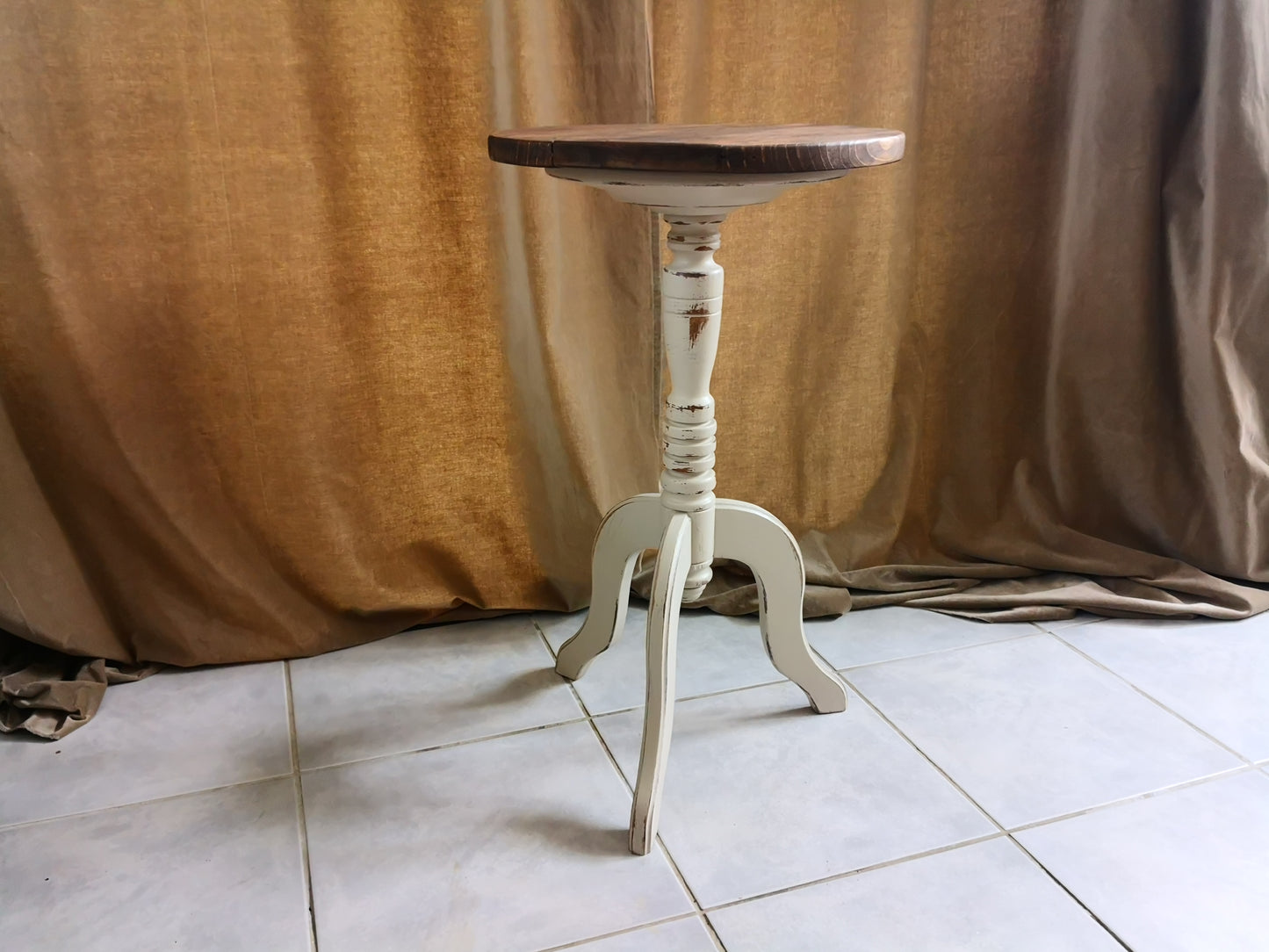 Kleiner Tisch, Beistelltisch, Bistrotisch, vintage, antik, massiv