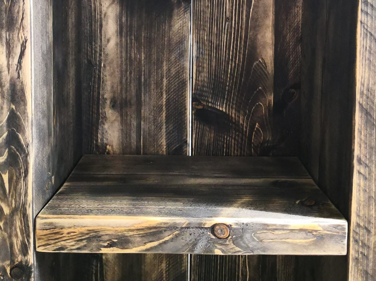 Regal Bauholz schwarz massiv shabby