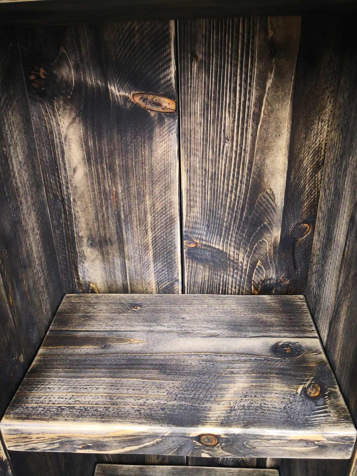 Regal Bauholz schwarz massiv shabby