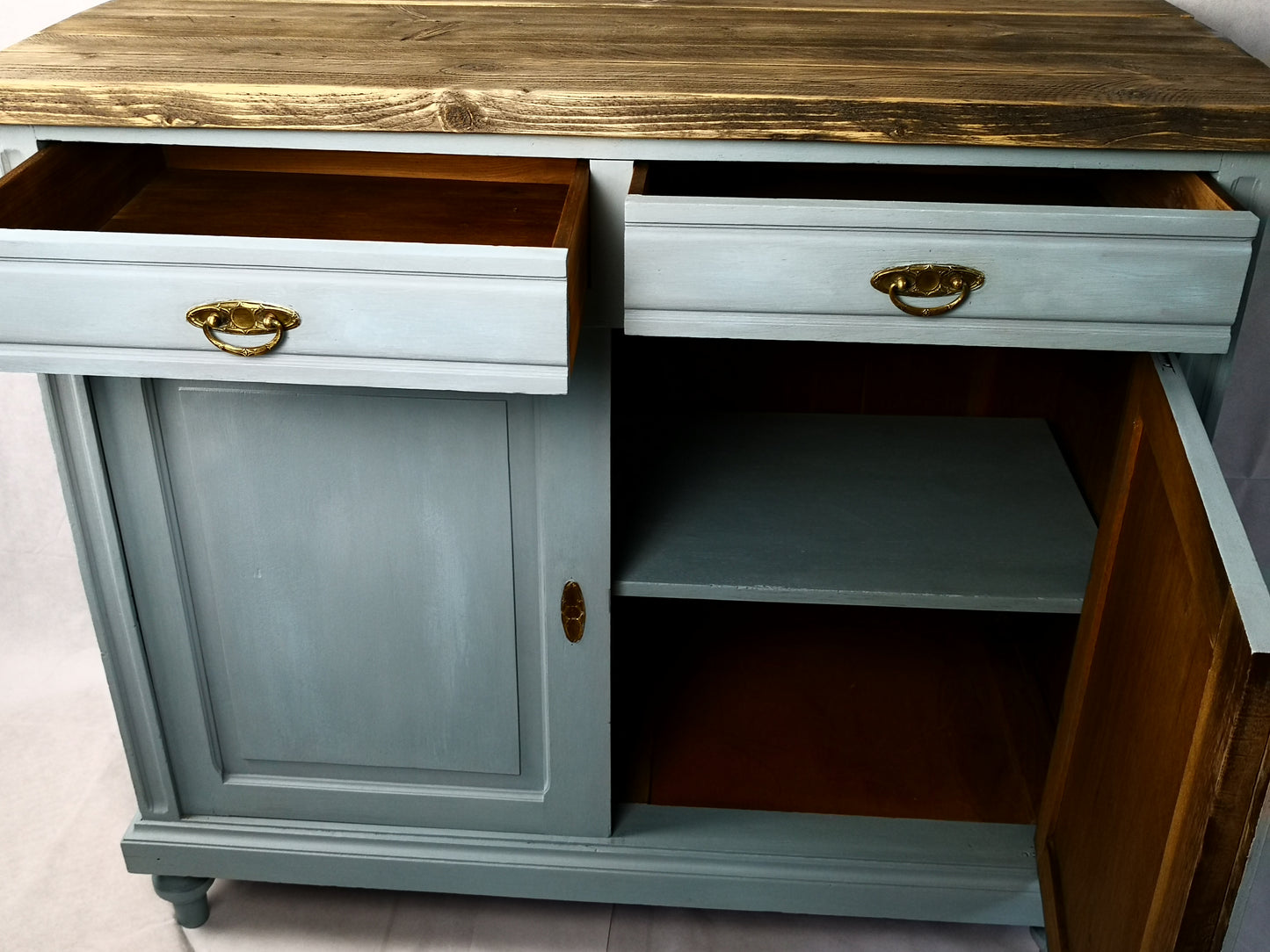 Vintage Anrichte restyle in french blue