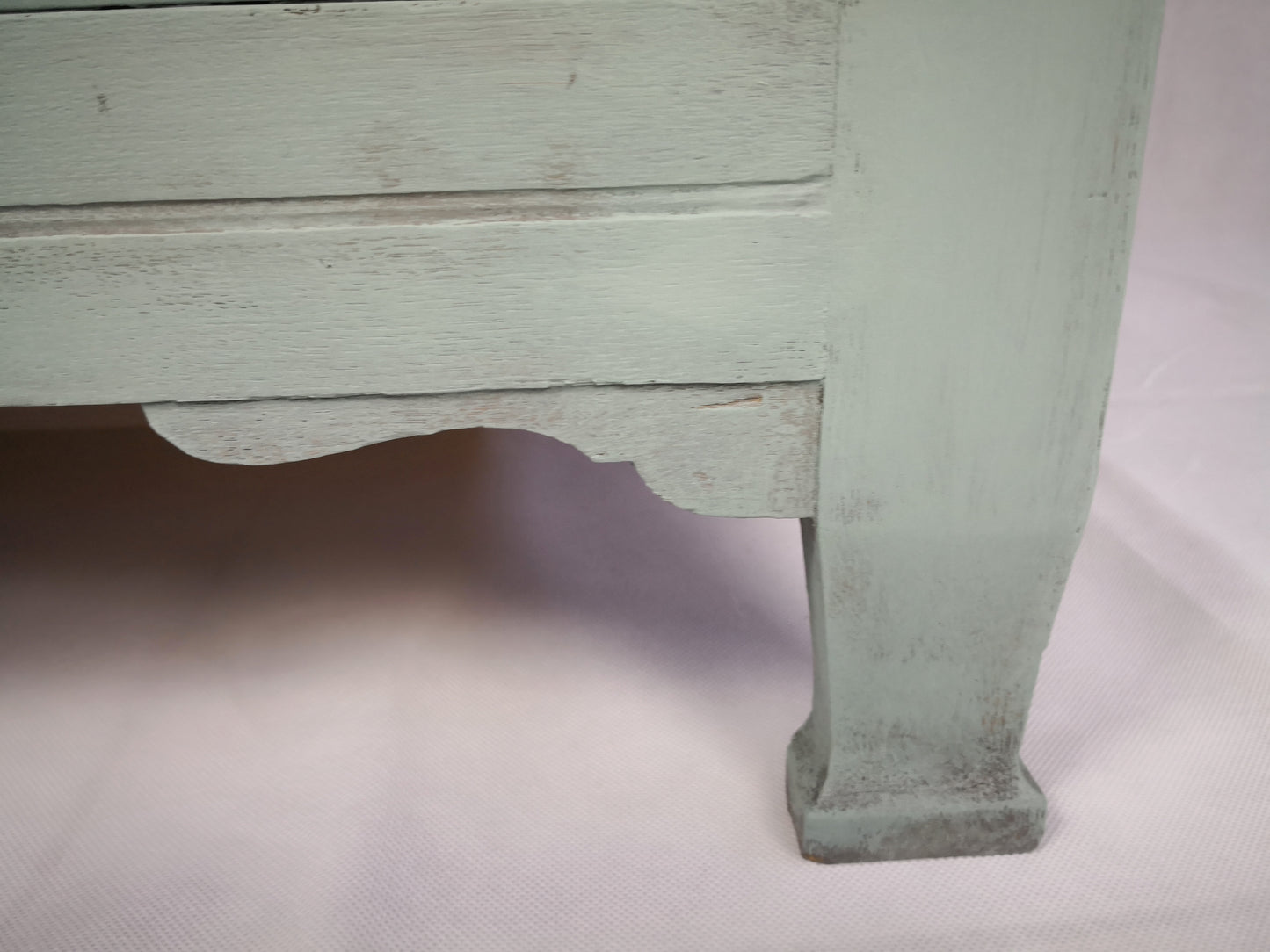 Vintage Anrichte restyle in seafoam green