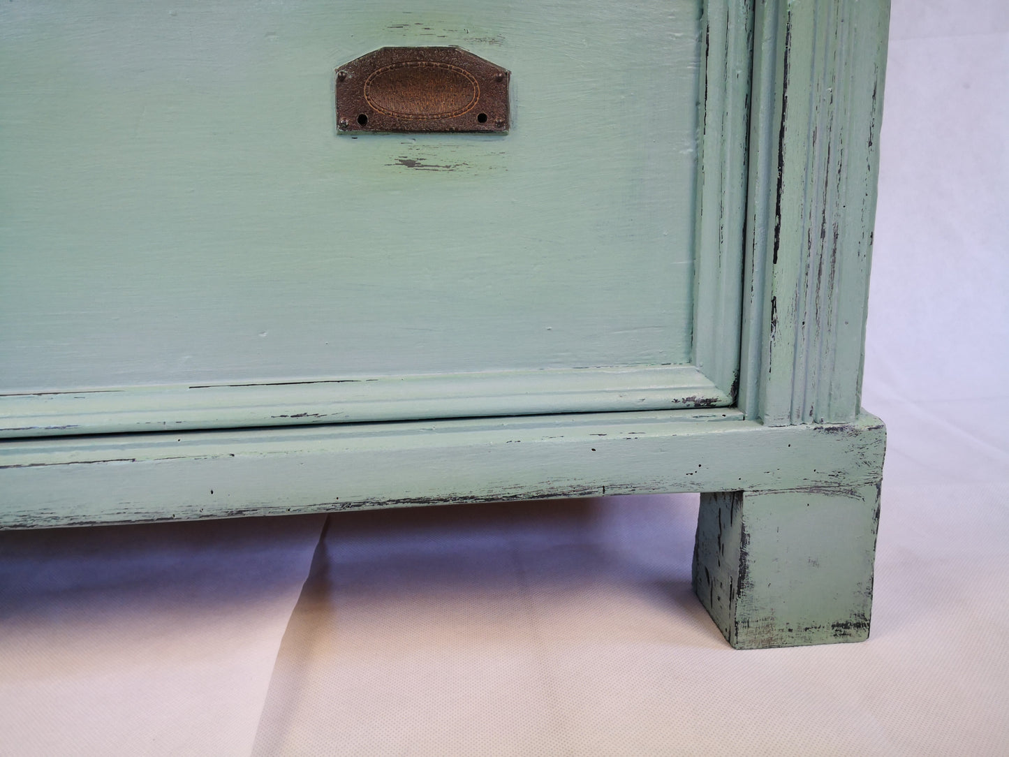 Antike Kommode mit Schubladen restyle in Curacao Green