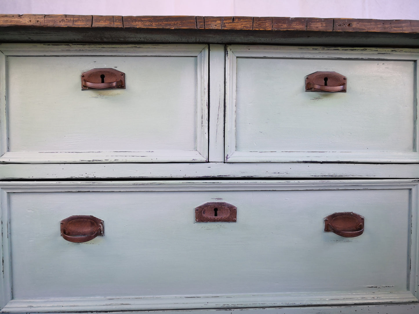 Antike Kommode mit Schubladen restyle in Curacao Green