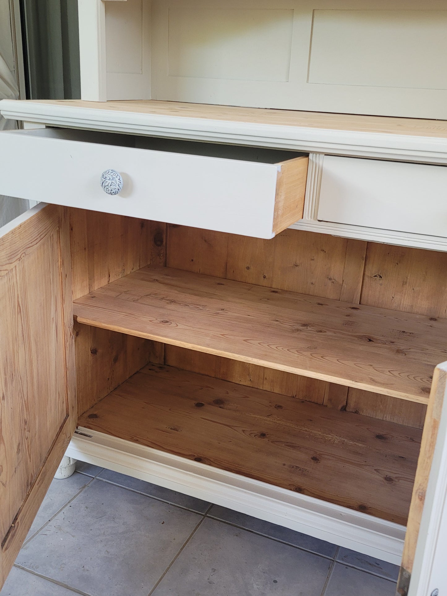 Jugendstil- Buffet "Lumière" frisch aufgearbeitet, restyle