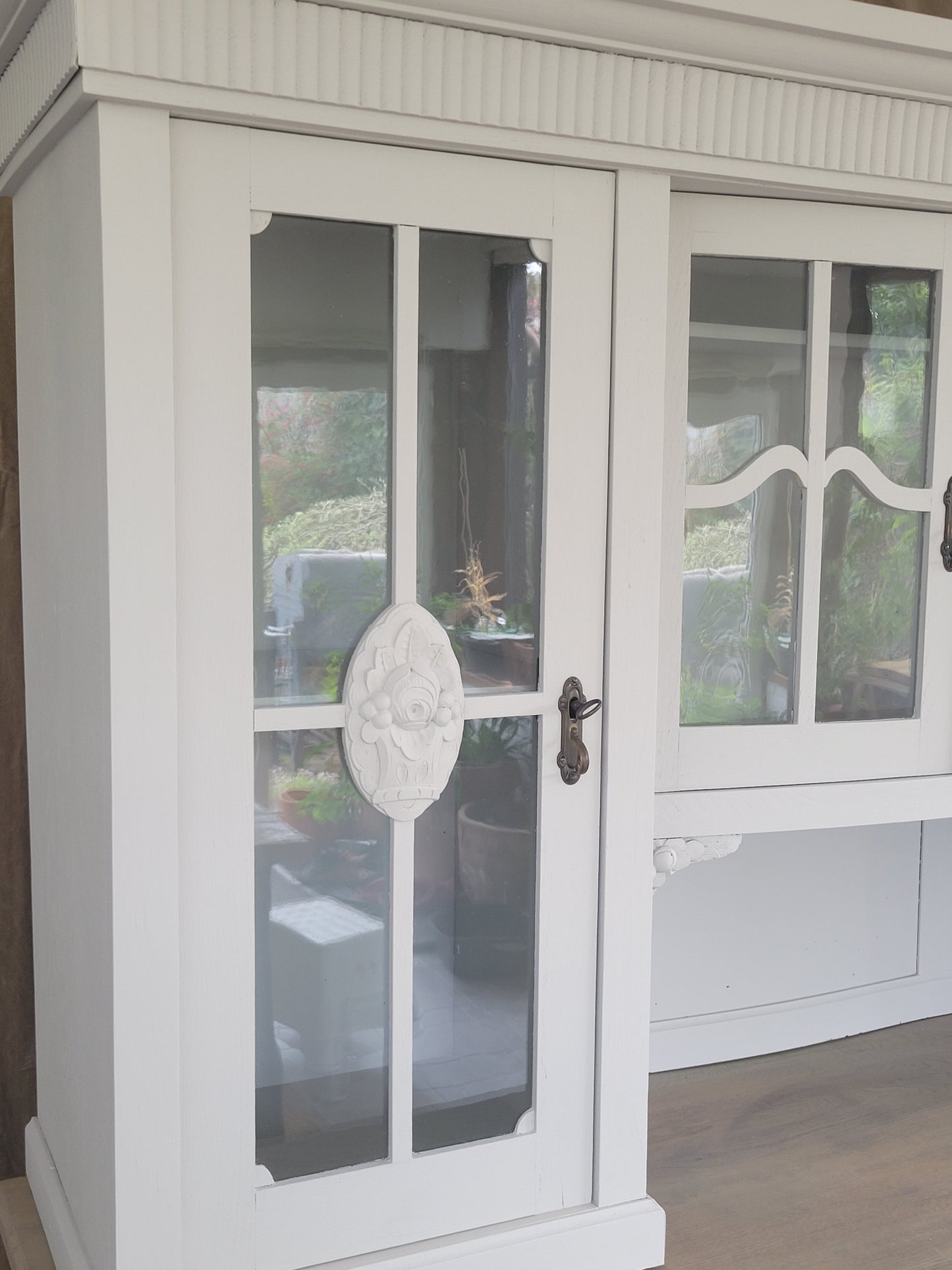 Exklusives antikes Landhaus- Buffet "Amiens" neu gestaltet