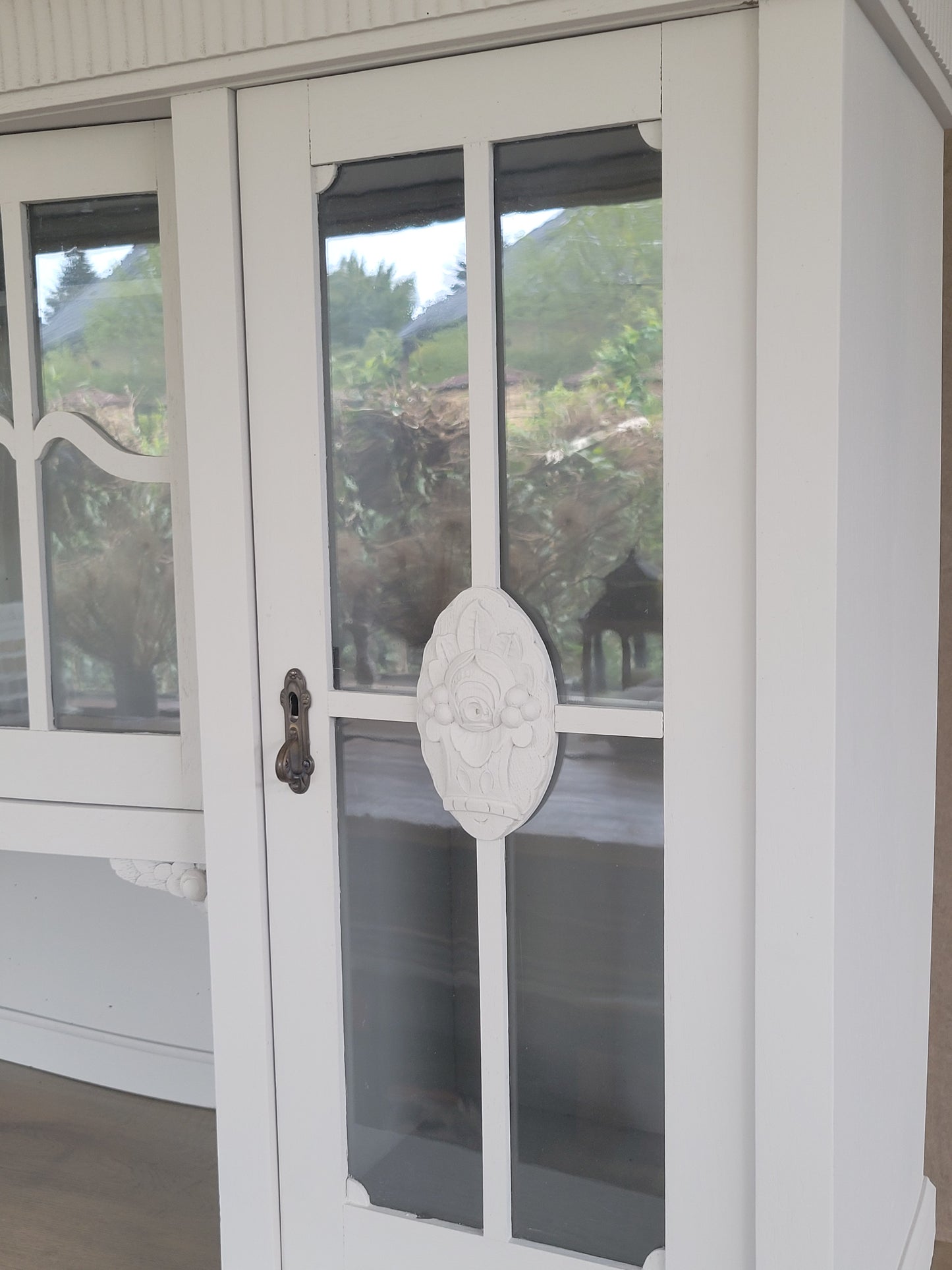 Exklusives antikes Landhaus- Buffet "Amiens" neu gestaltet