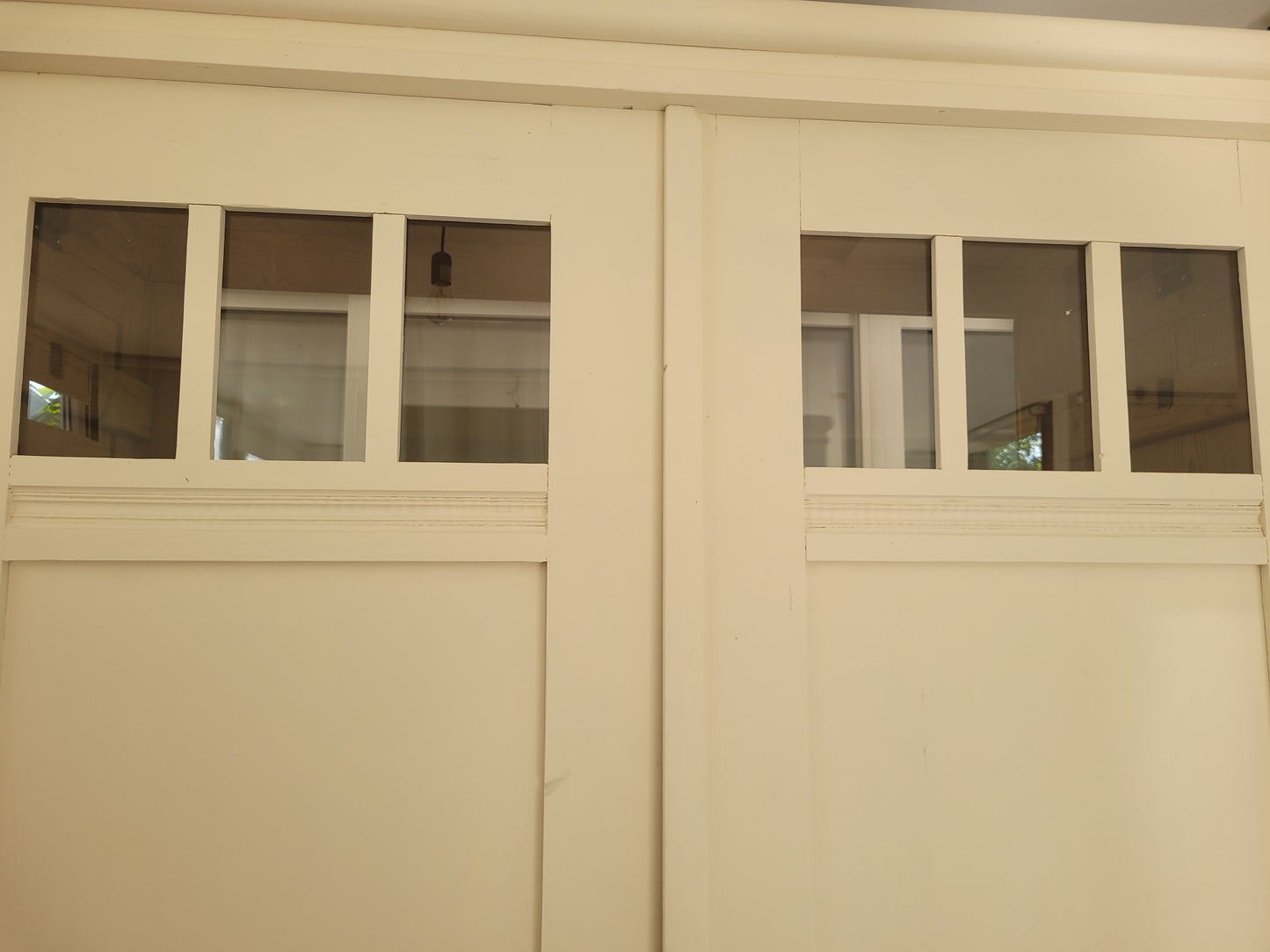Antiker Dielen-/Kleider-Schrank "Eleonore" frisch aufgemöbelt