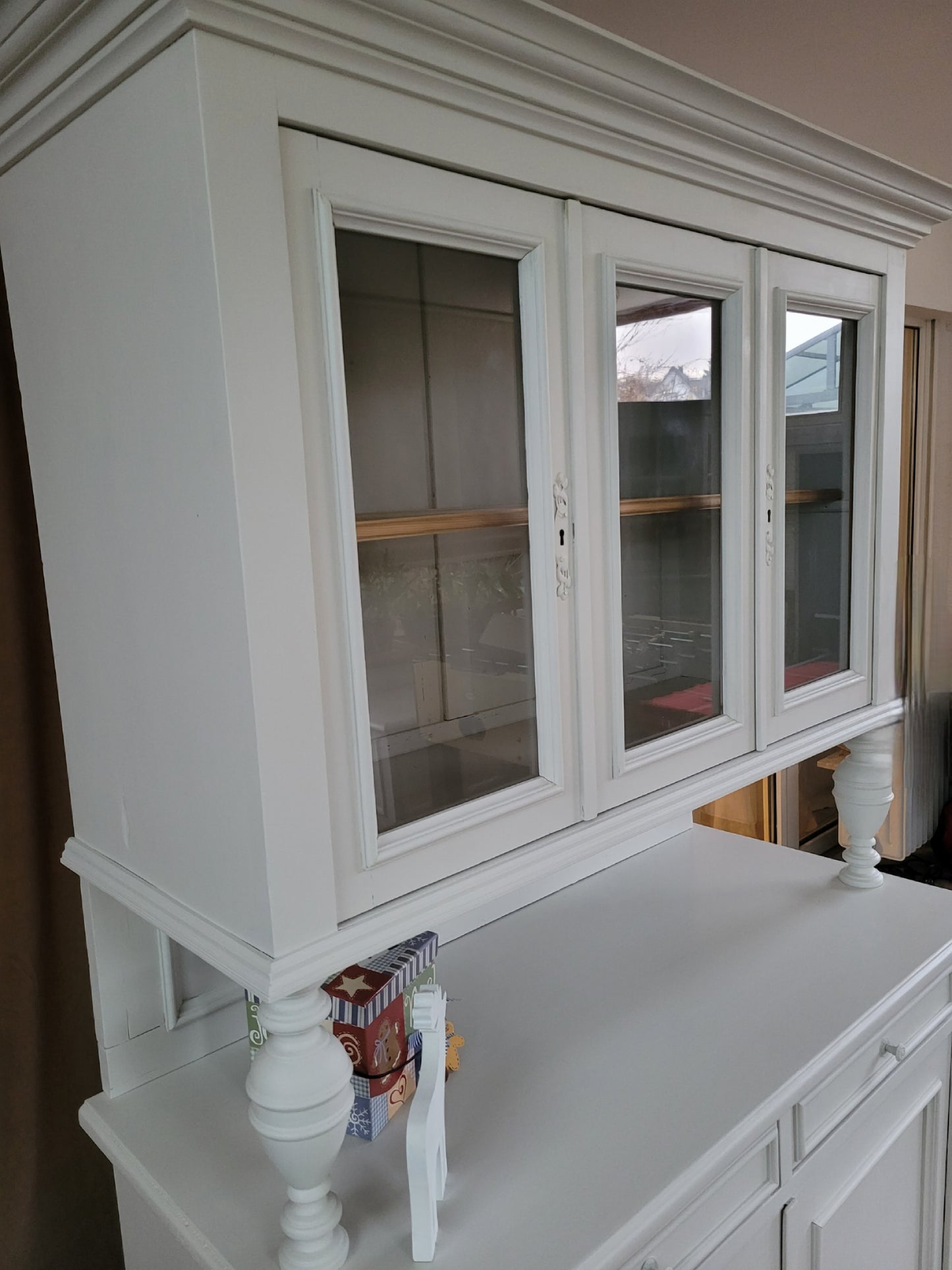 "ANTOINE" - antikes Buffet frisch aufgemöbelt