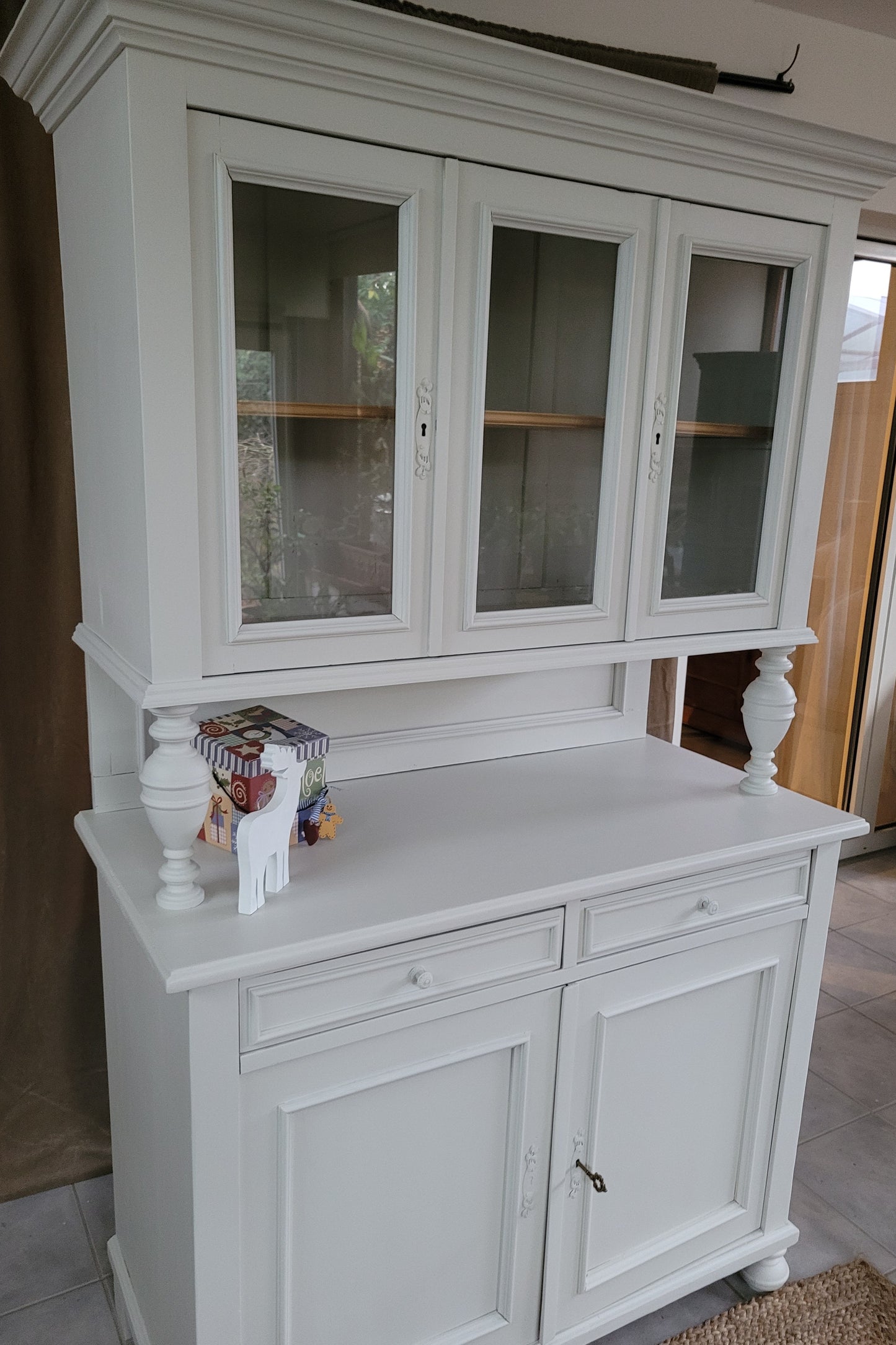 "ANTOINE" - antikes Buffet frisch aufgemöbelt