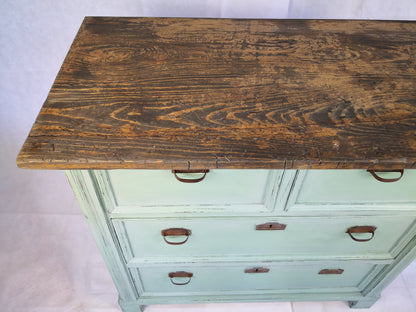 Antike Kommode mit Schubladen restyle in Curacao Green